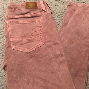 Light pink women’s American Eagle jeggings